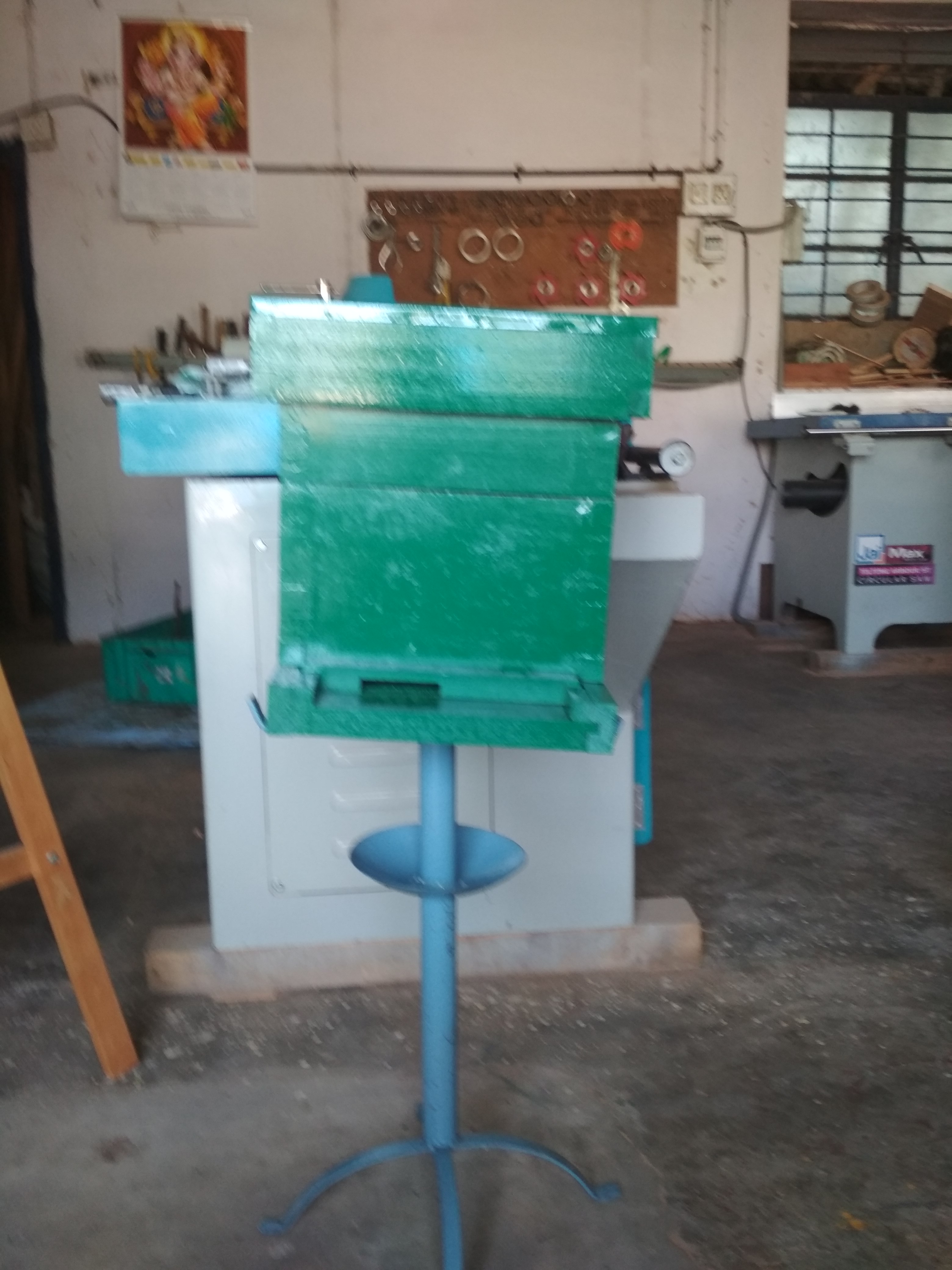 Beekeeping box