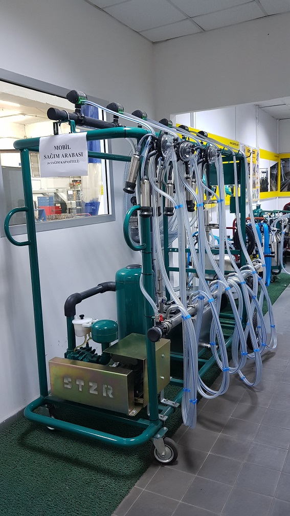 MILKING MACHINE 