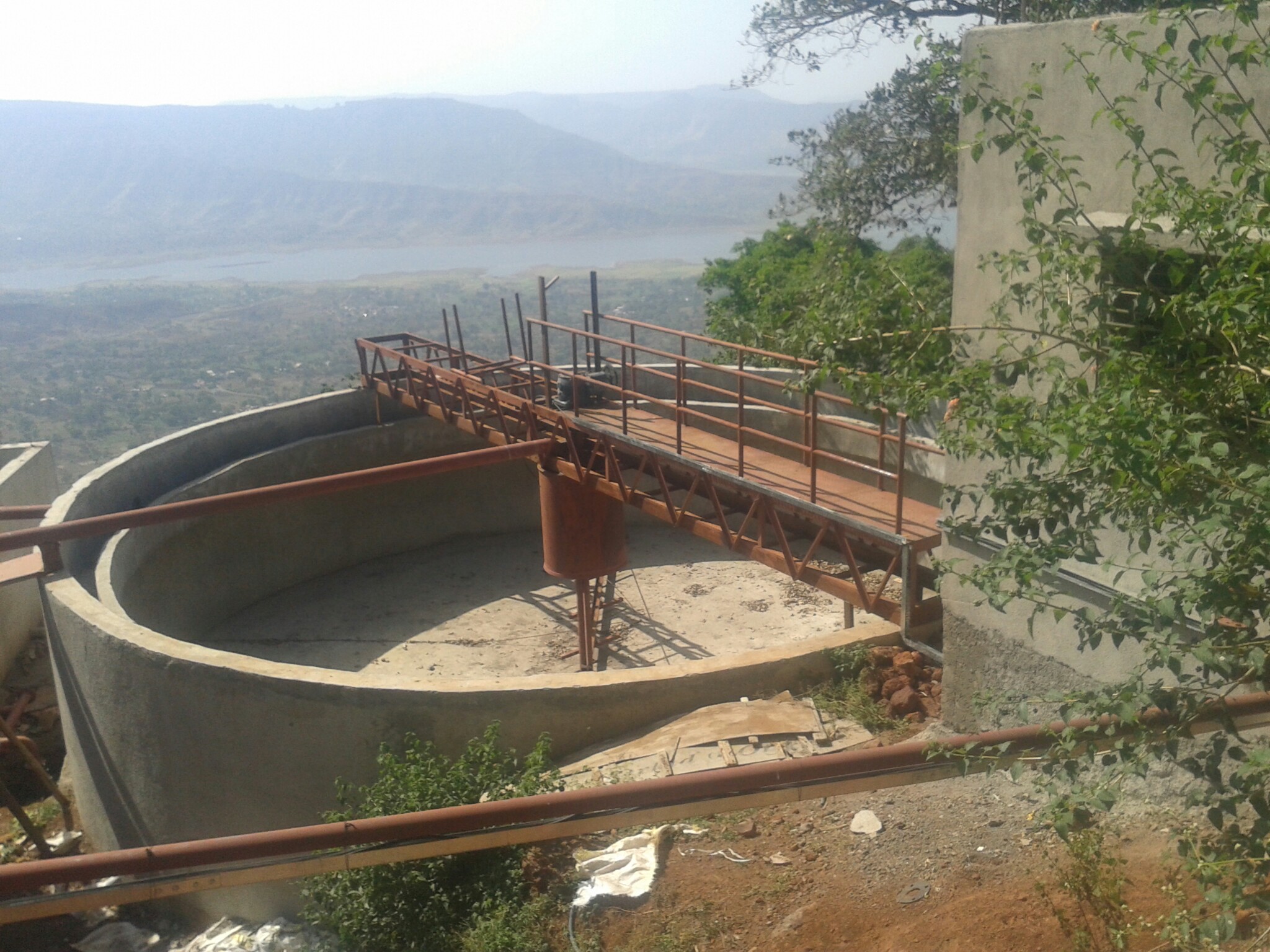 CLARIFIER AND CLARIFLOCCULATOR 