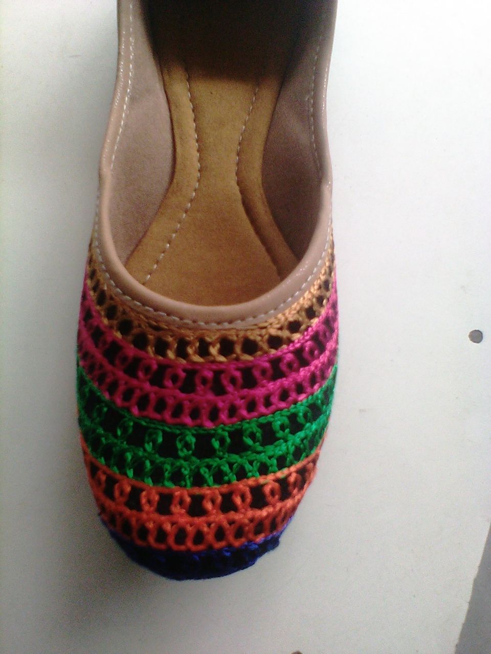 Ladies thread embroidery foot wear