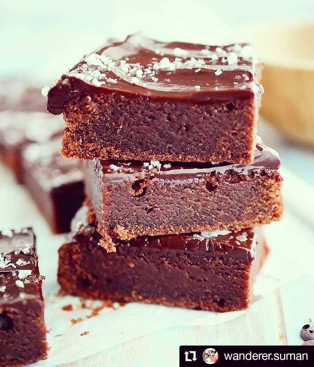 WALNUT FUDGE BROWNIE