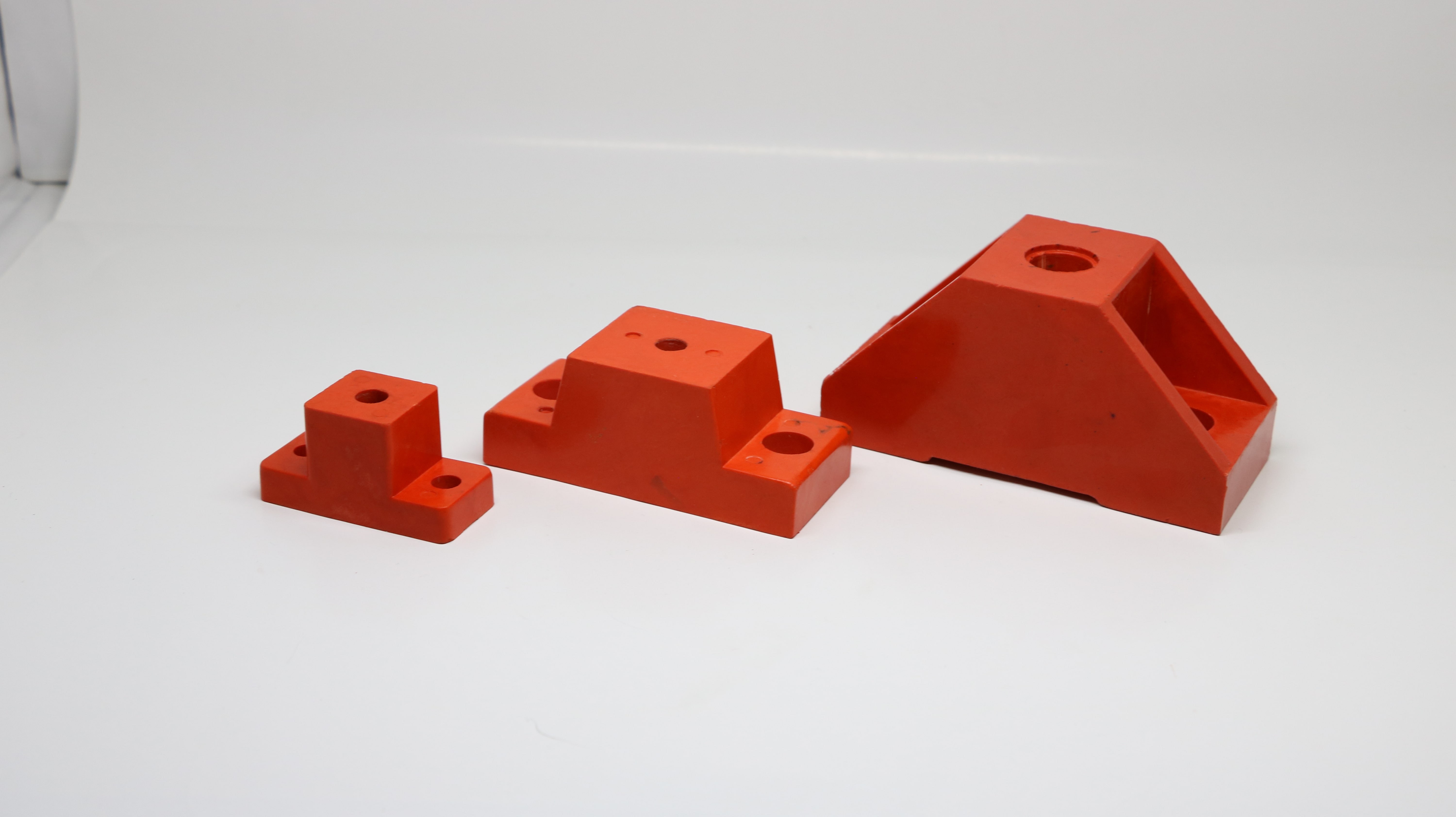 Single pole support system