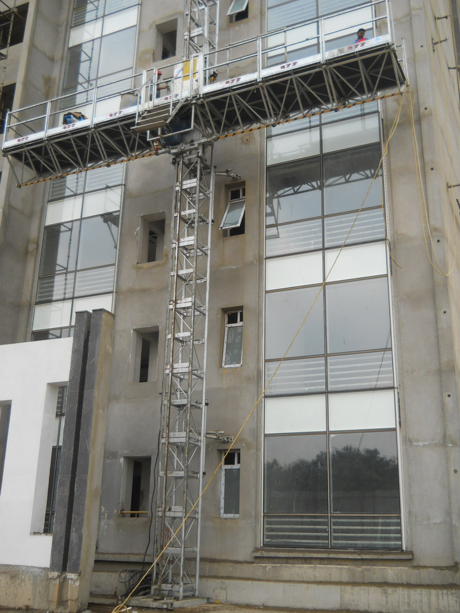 MAST CLIMBER CONSTRUCTION PLATFORM