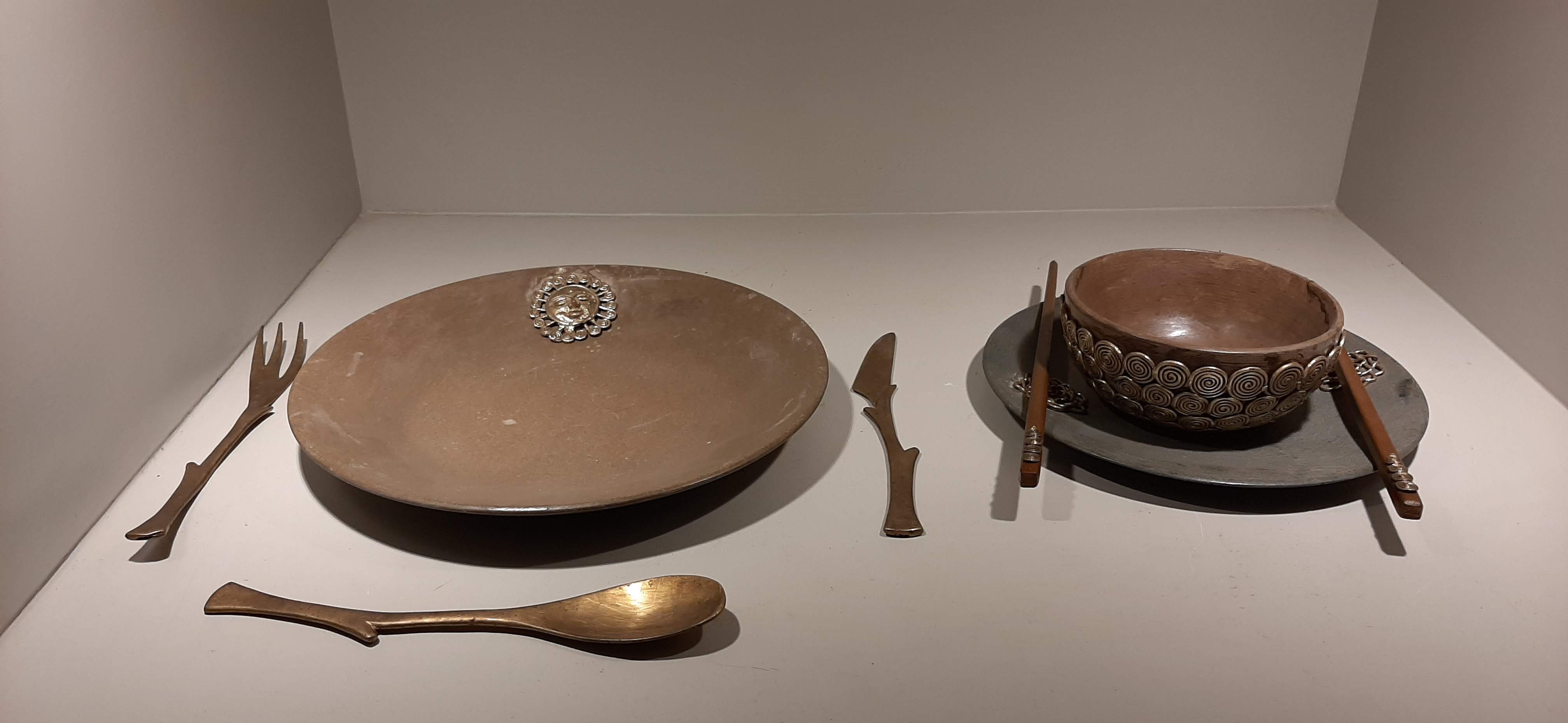 Stone crockery 