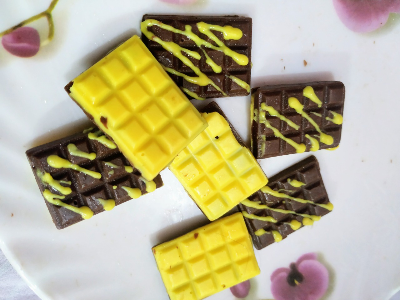 CHOCOLATE BAR