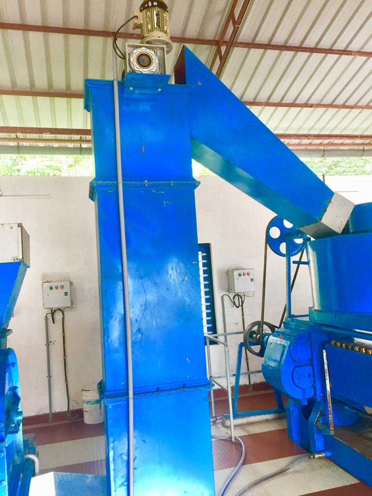 Dry coconut oil plant