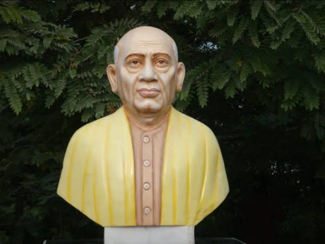 BUST STATUE OF SARDAR VALLABH BHAI PATEL 24 INCH 