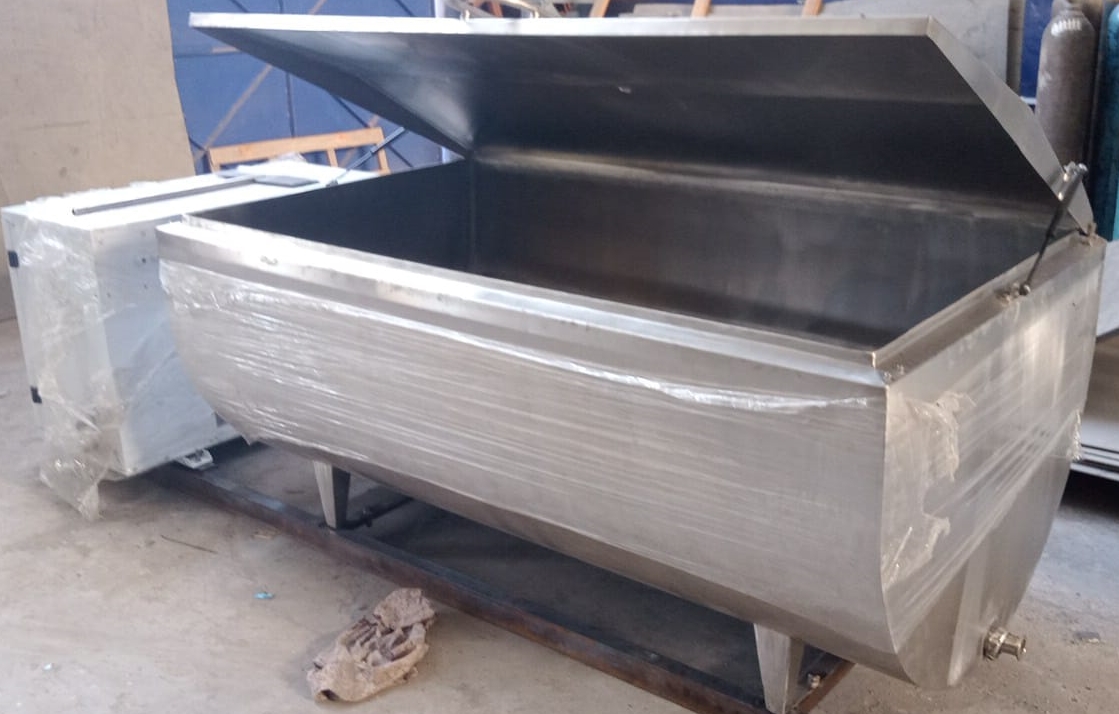 BULK MILK COOLER 1000LTR