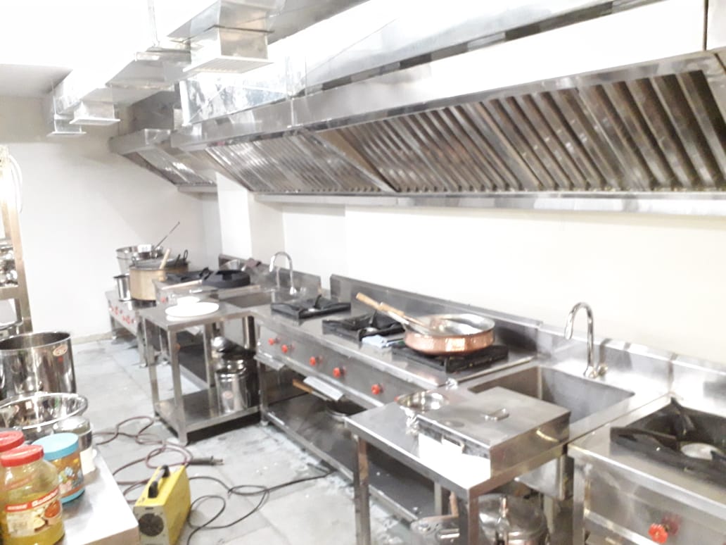 EXHAUST HOOD 
