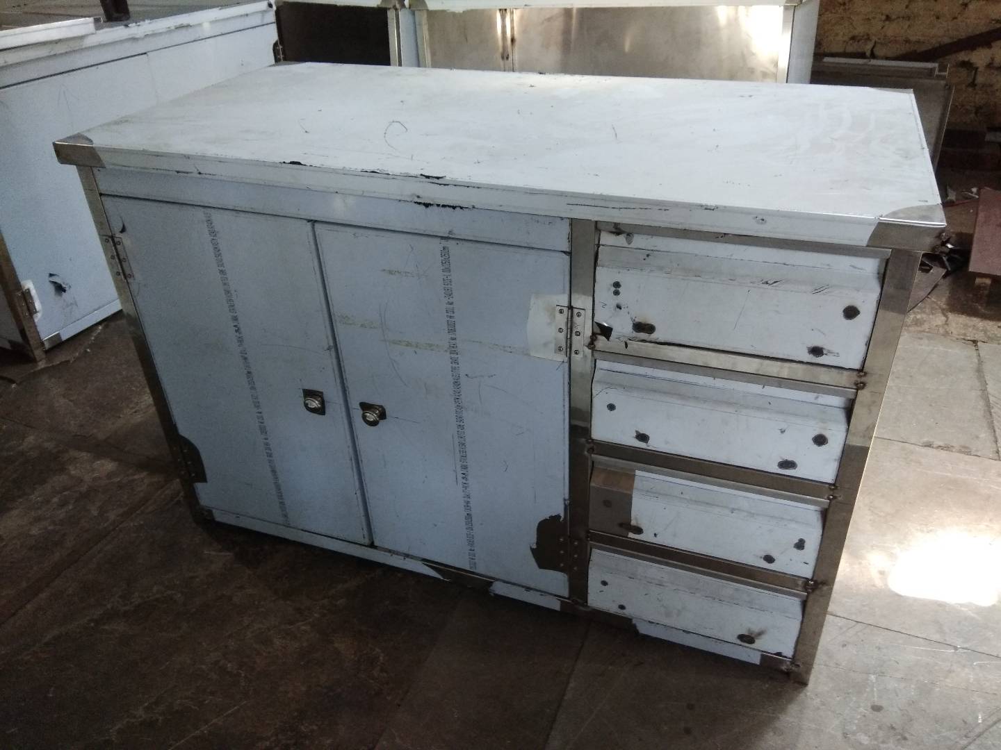 STEEL CABINMATE WITH DRAWER