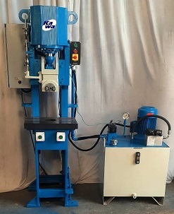 C - FRAME RAM TYPE HYDRAULIC PRESS