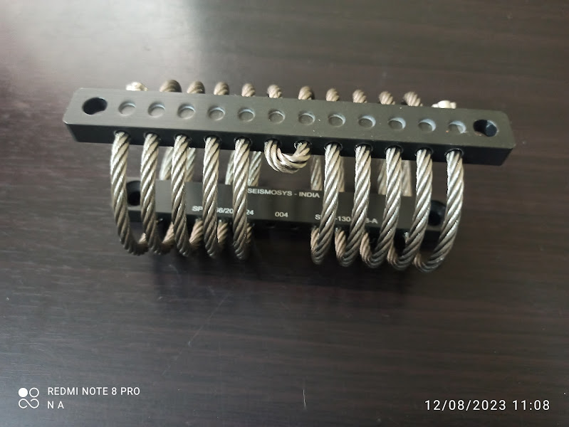 Wire rope shock mounts