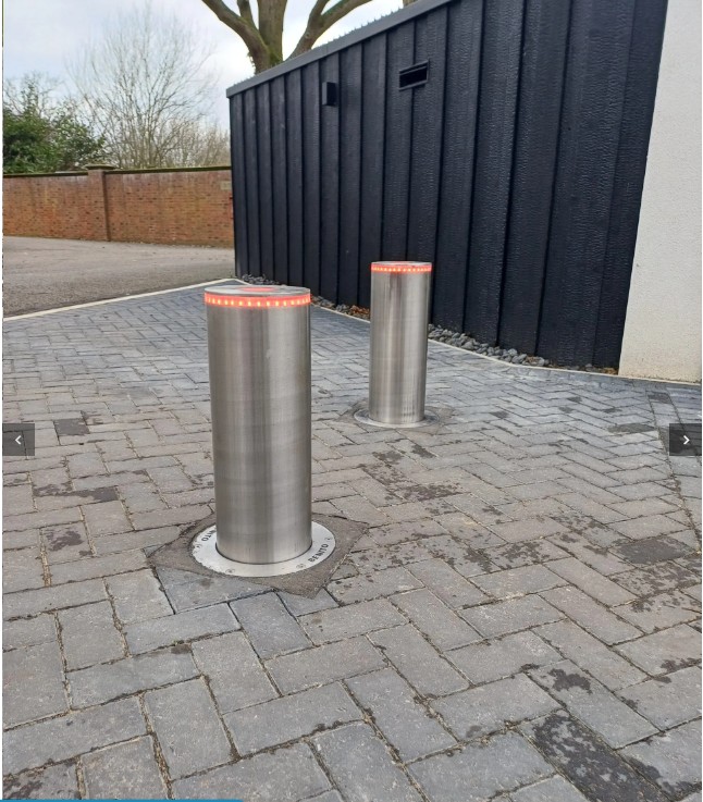 VEHICLE / TRAFFIC MANAGEMENT BOLLARDS