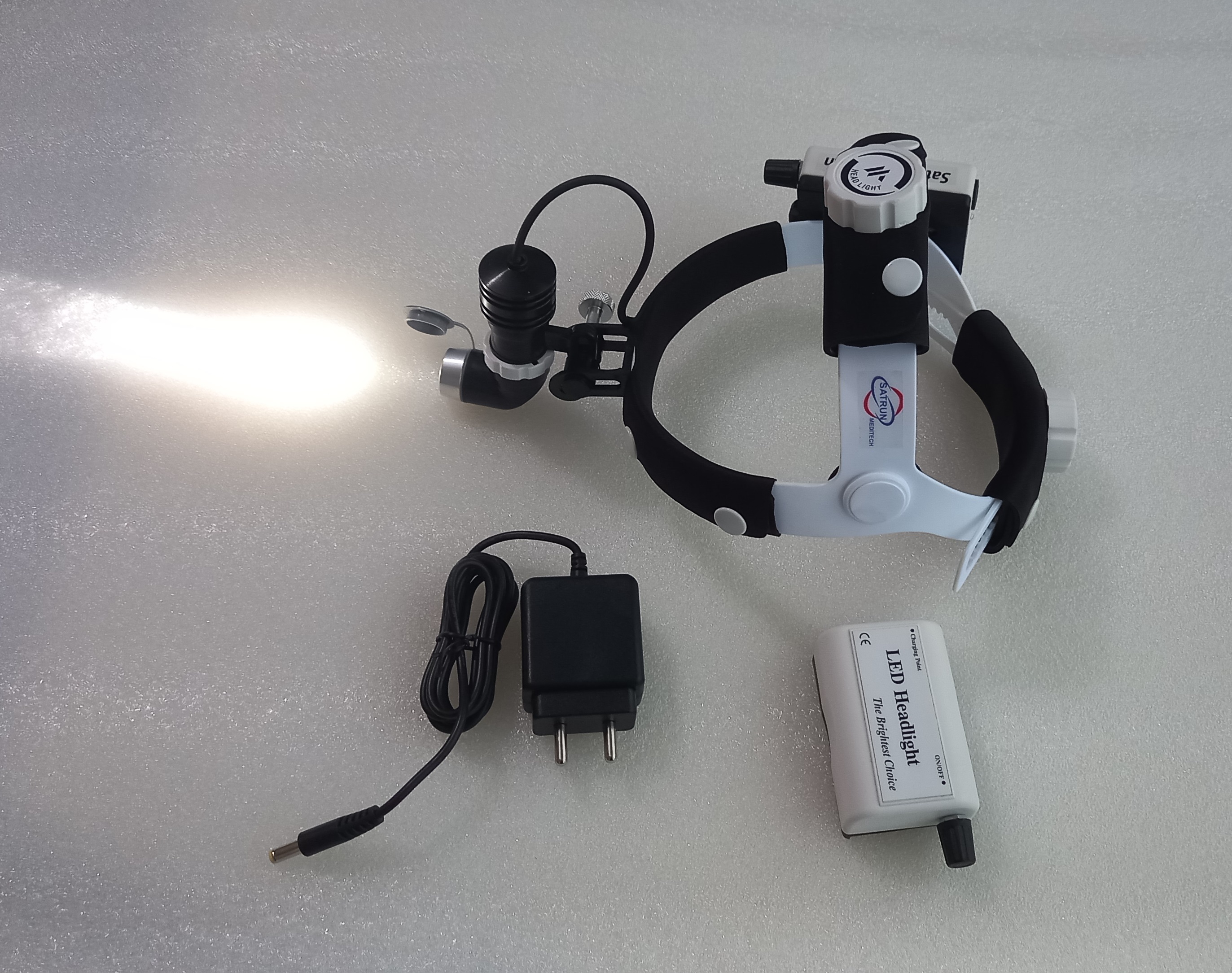 Surgical Headlight with detachable battery