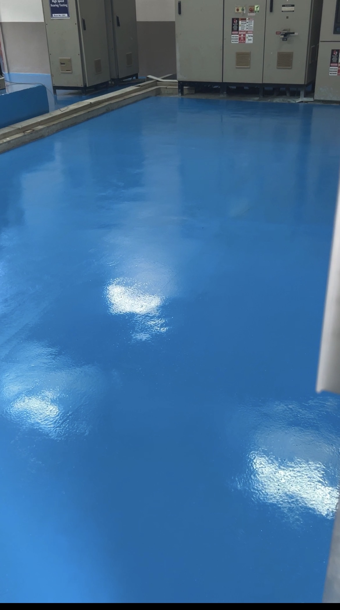 Epoxy floor coating -paint
