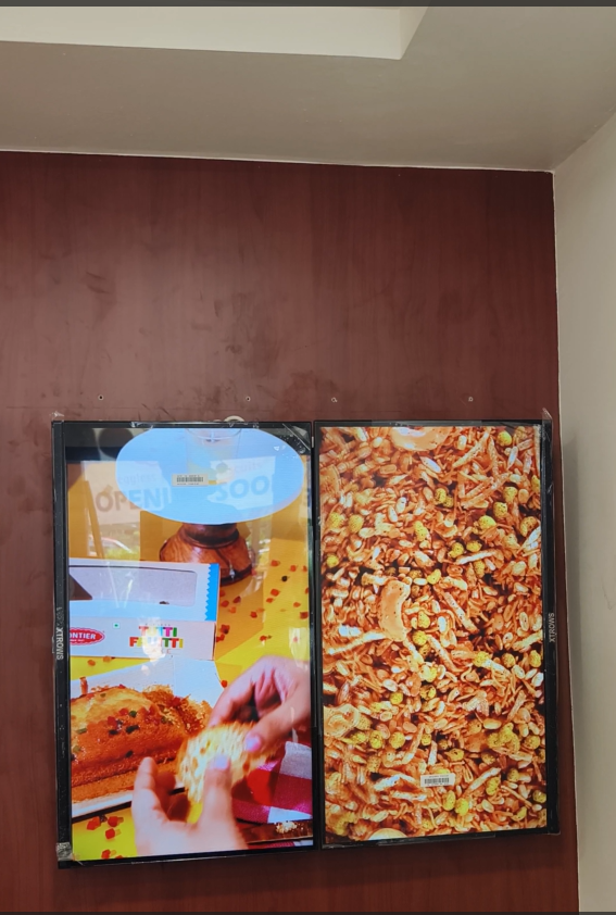 XTROWS Digital Menu Board Display (Smart Restaurant & Retail Display Solution)