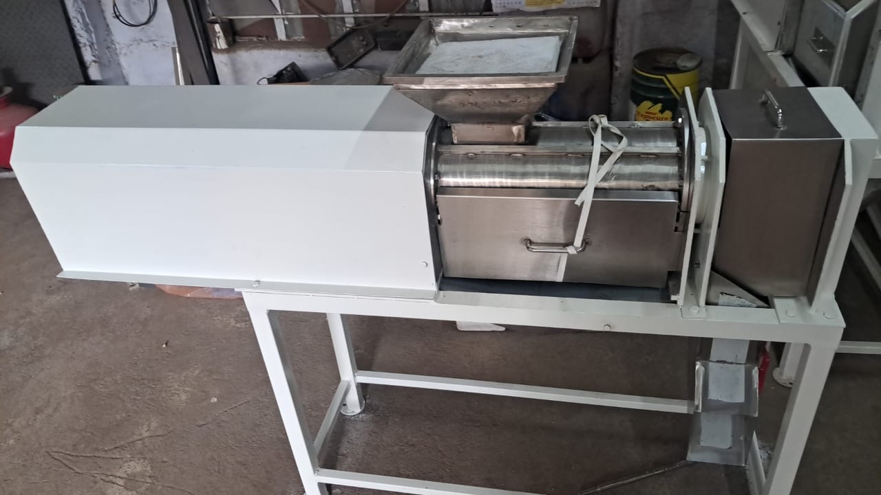 Mariya Garlic Juice Extractor Machine Single Screw Press 
