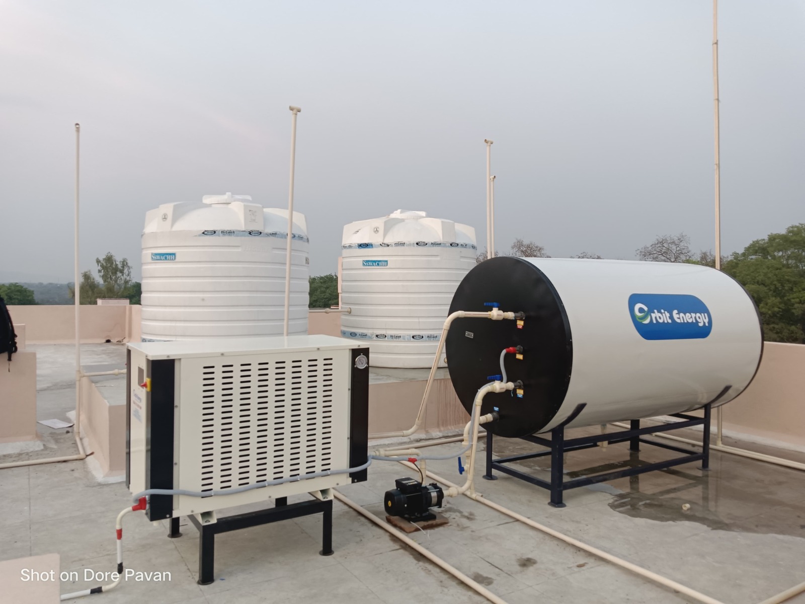 Heat pump 350/350 LPH(A heat pump is an energy-efficient device that generates heat from air 24/7)